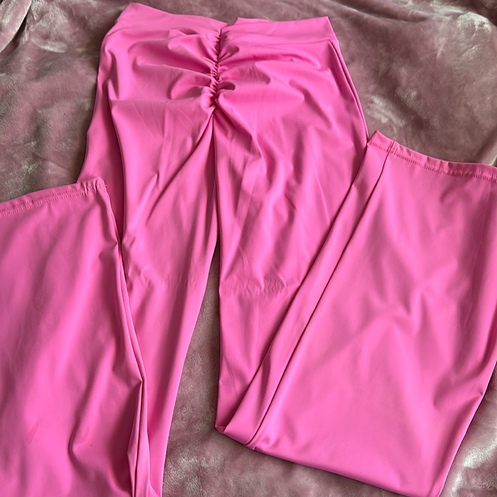Ruched pink leggings